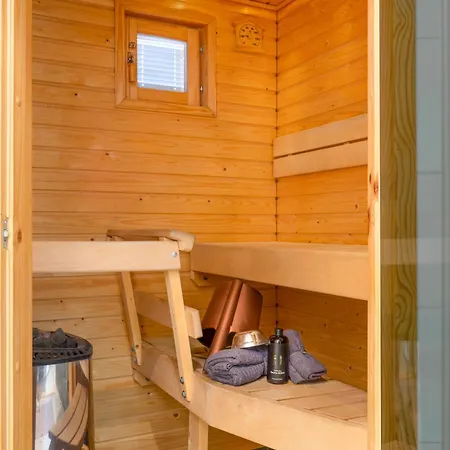 Northside - With Sauna & Free Parking *